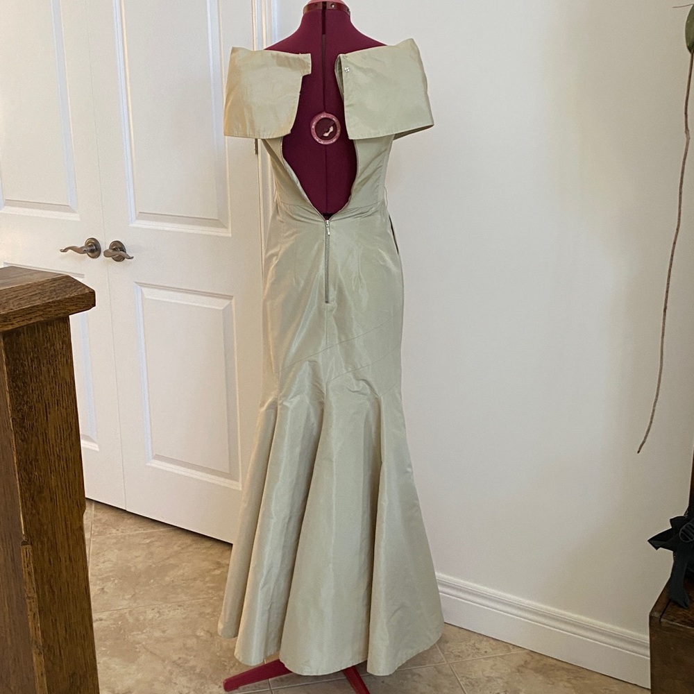 Ross Mayer Portrait Collar Formal Gown Size 2 - Picture 6 of 16